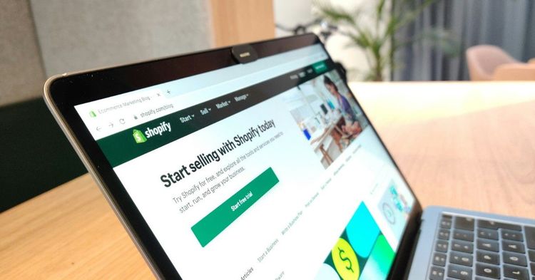 The Complete Guide to Using AI for Shopify Content, SEO & Conversion Growth